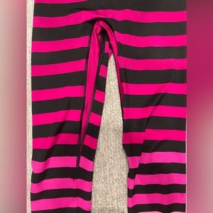 k.deer leggings-size medium